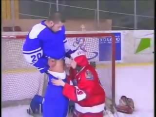 Jég hockey játszik és baszás videó